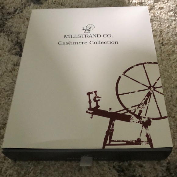 Millstrand Company Cashmere Sweater Woman’s - Picture 2 of 7